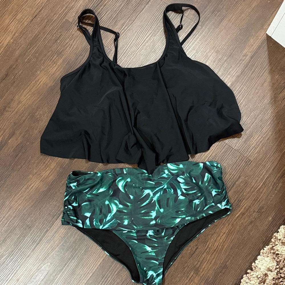 Black and Green Leaf Print Bikini Set